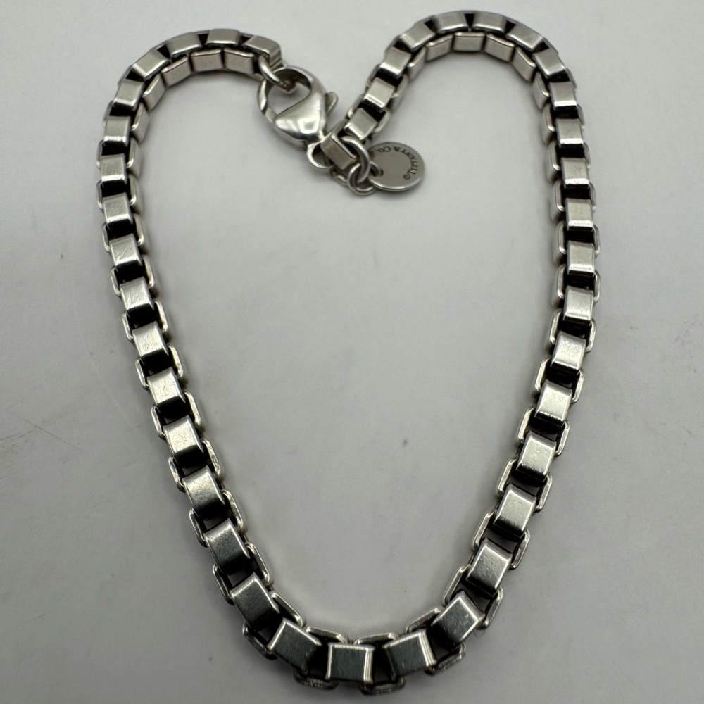 Tiffany & CO Venetian link bracelet.
